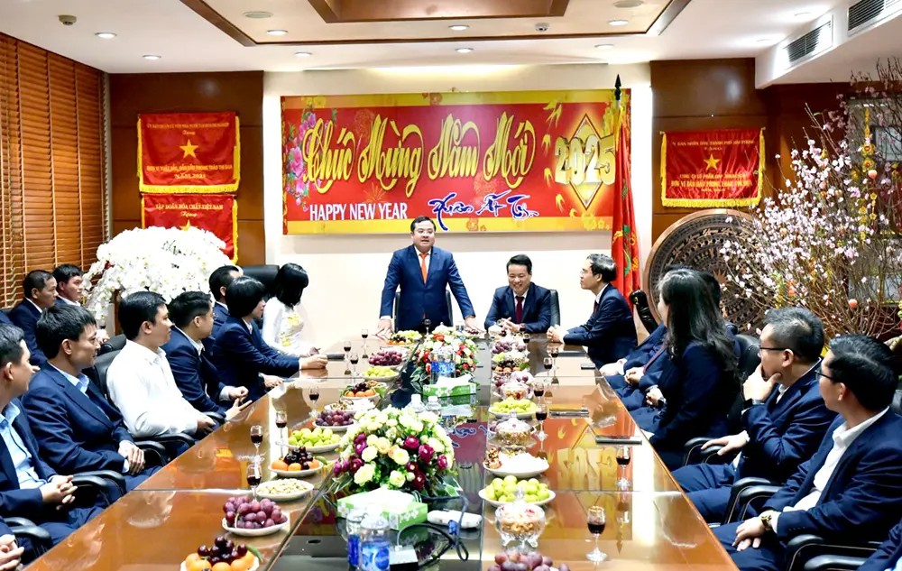 Đồng chí Bí thư Đảng ủy, Chủ tịch HĐTV Tập đoàn dự Lễ ra quân đầu Xuân Ất Tỵ 2025 tại Công ty CP DAP - VINACHEM